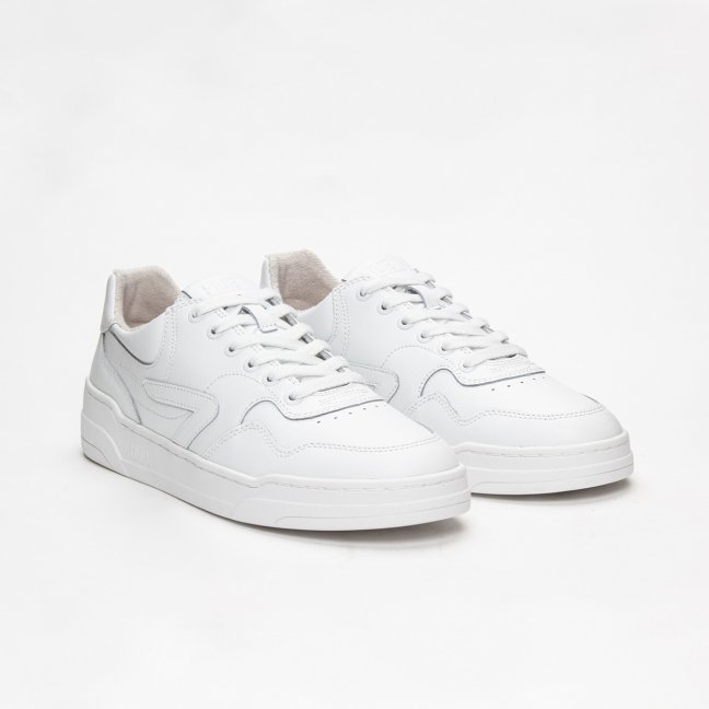Court L31 White/White/White
