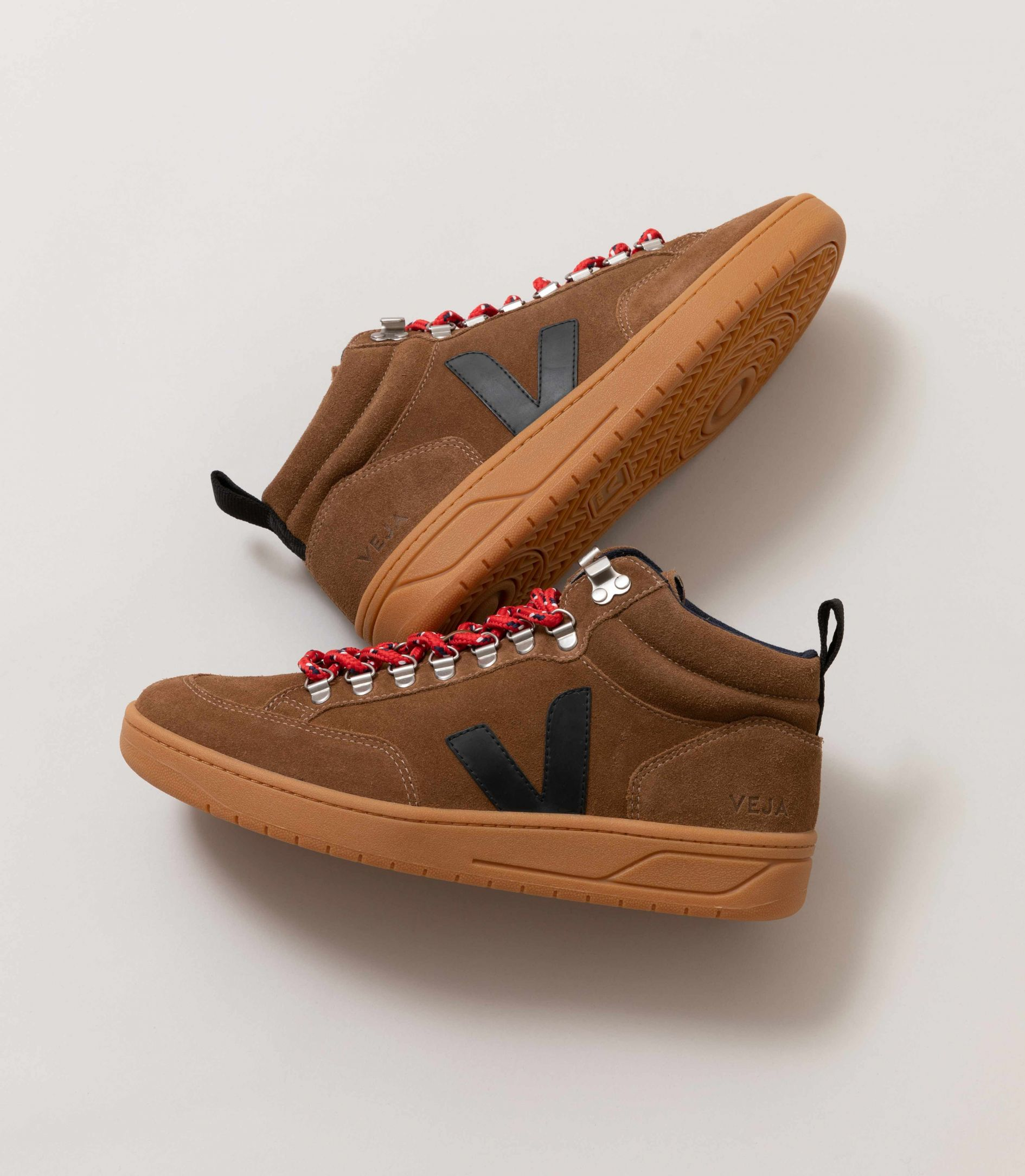 RORAIMA SUEDE BROWN BLACK GUM SOLE