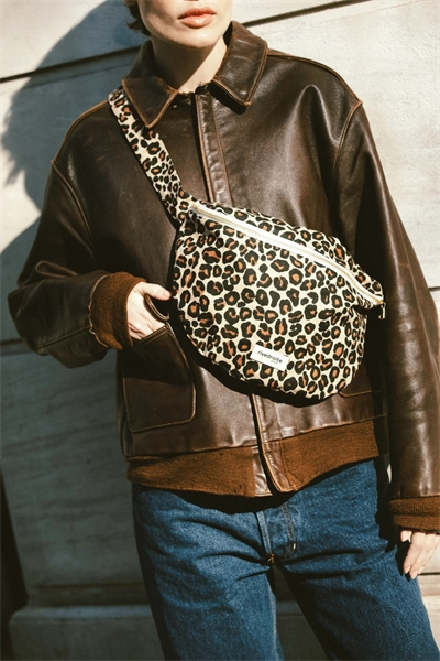 Custine XL - le sac banane - Léopard beige