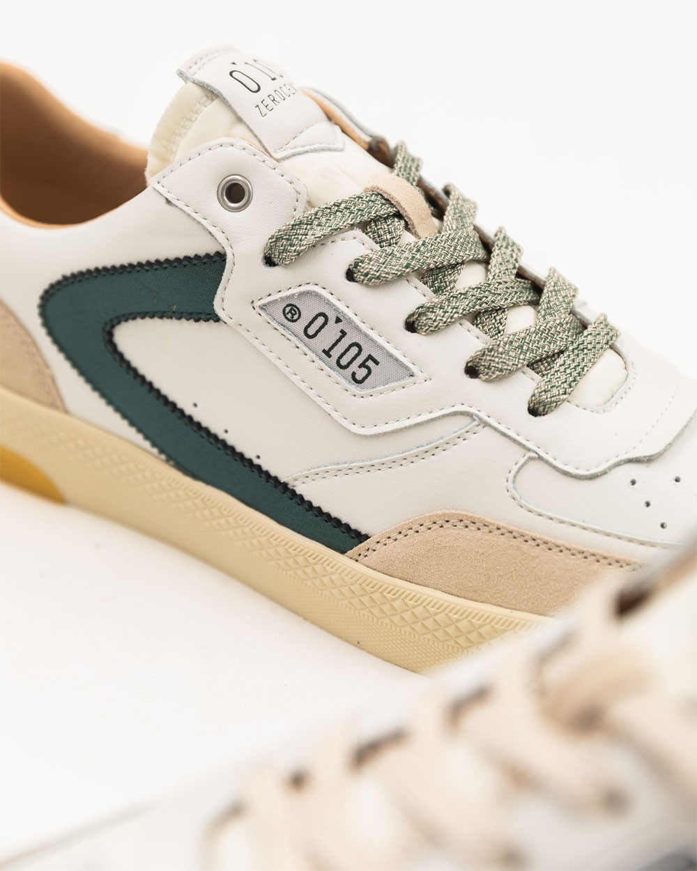 HAZEL MEN WHT EMERALD