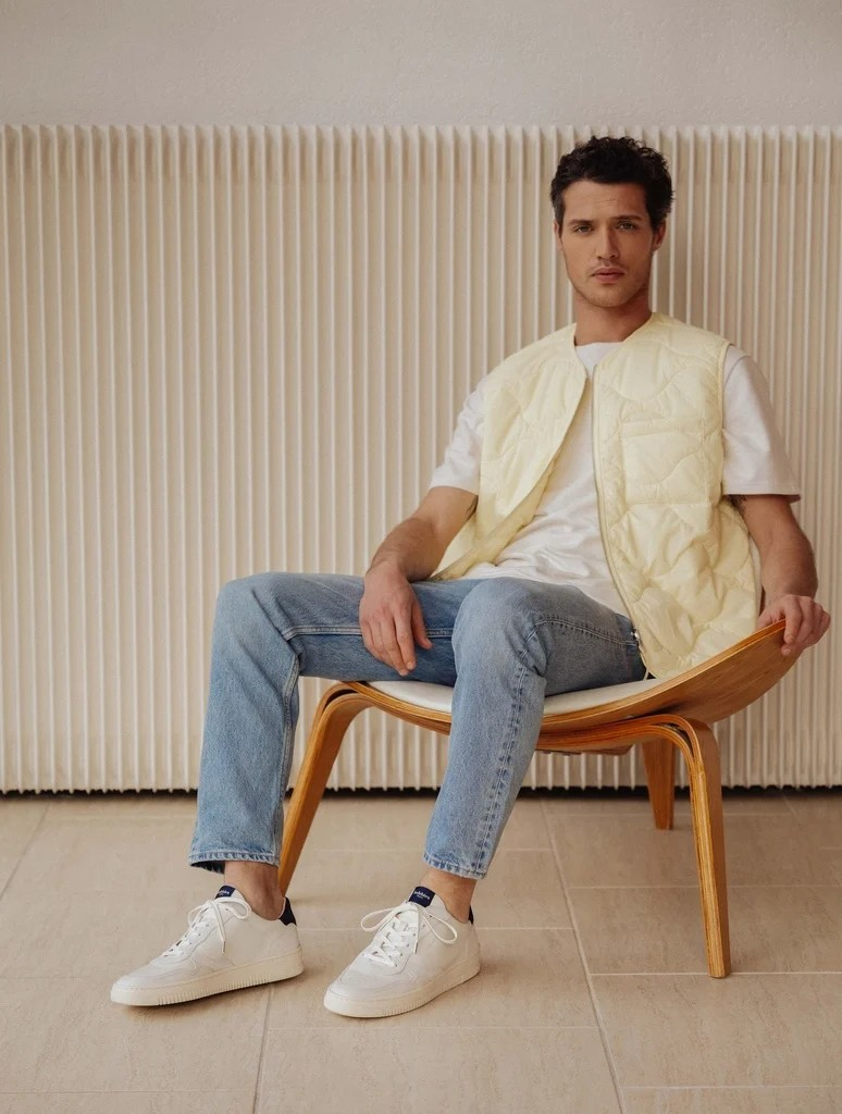 Travis Blanc Cassé & Bleu