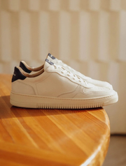 Travis Blanc Cassé & Bleu