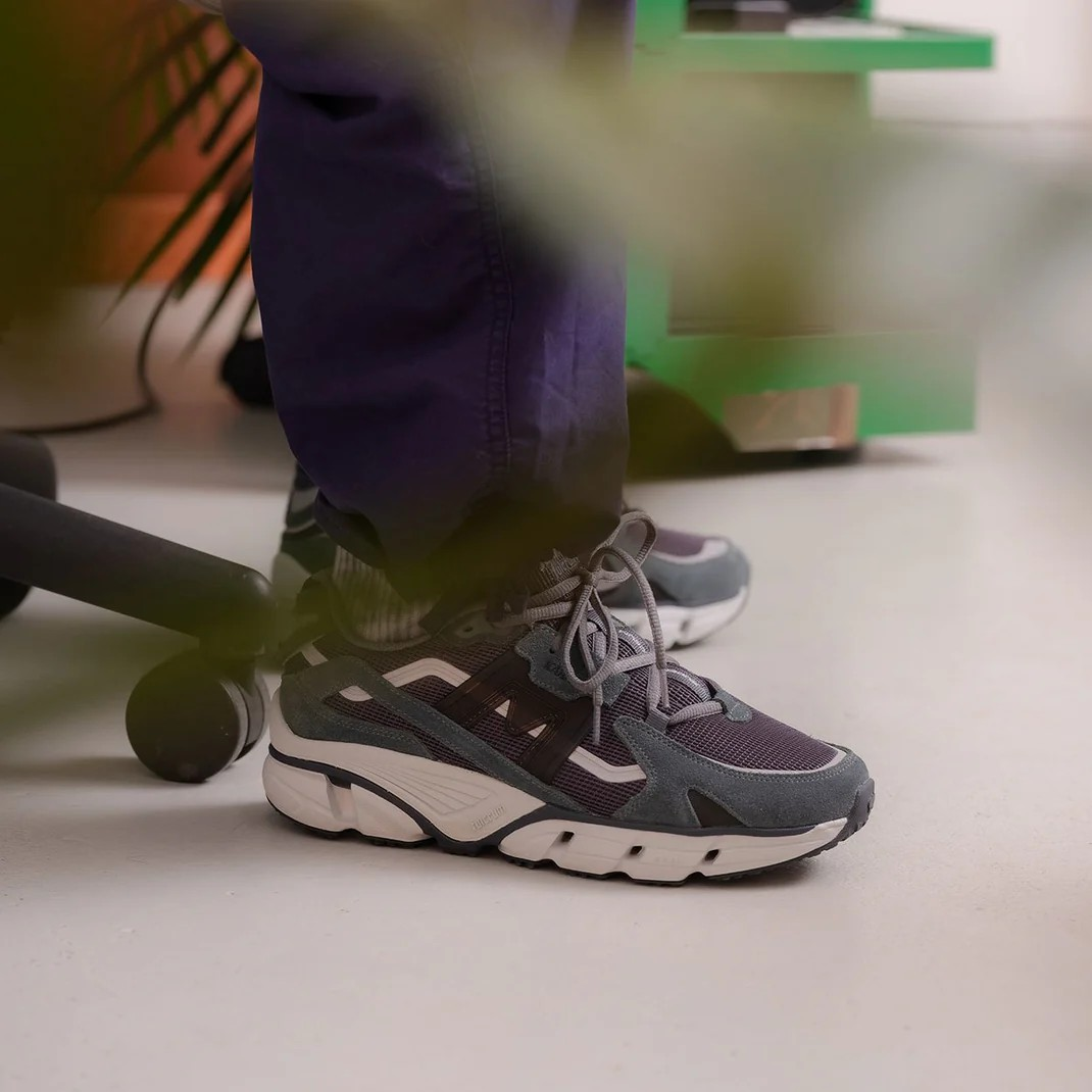 Super Fulcrum India Ink / Black