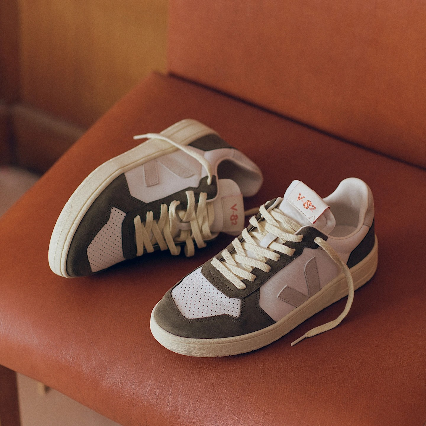 V82 LEATHER WHITE NATURAL KAKI