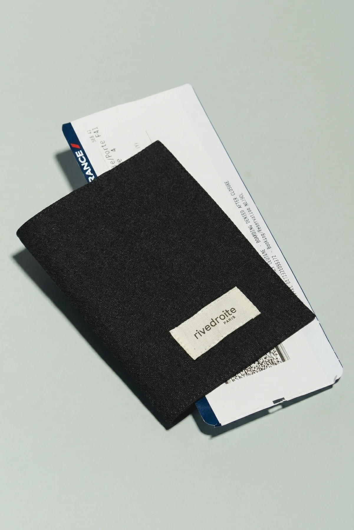Archives - Le protège passeport - Noir