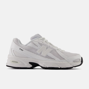 740 WW2 NB WHITE / BLACK WW2
