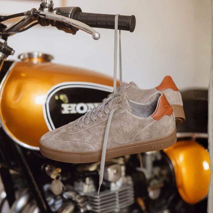 DEANE FALLEN ROCK DARK GUM