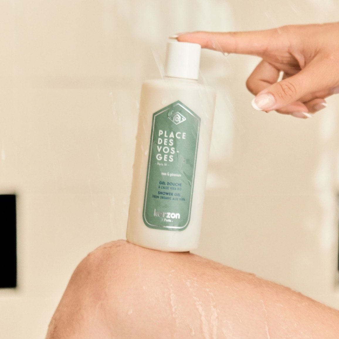 KERZON GEL DOUCHE PARFUMÉ - Place des Vosges (rose & géranium) - 3